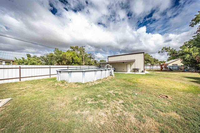 101 N 17th St, Frederick, OK 73542