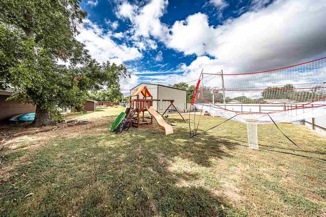 101 N 17th St, Frederick, OK 73542