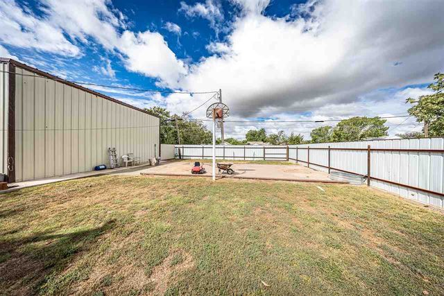 101 N 17th St, Frederick, OK 73542