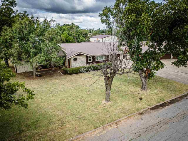 101 N 17th St, Frederick, OK 73542