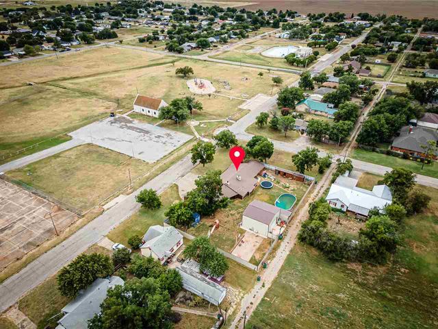 101 N 17th St, Frederick, OK 73542