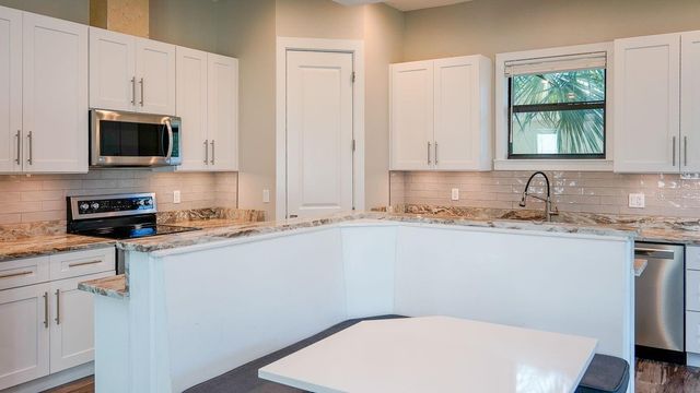 3205 W NASSAU STREET, Tampa, FL 33607