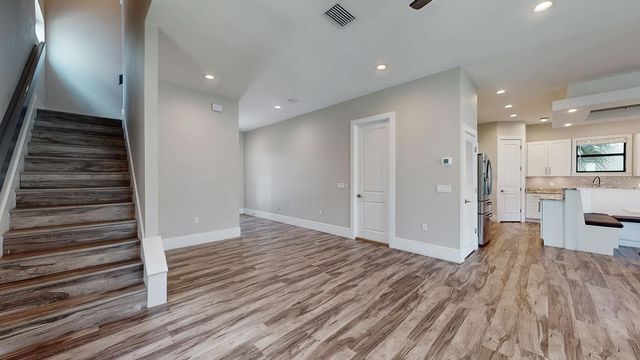 3205 W NASSAU STREET, Tampa, FL 33607