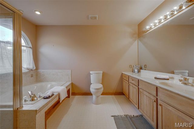 107 Wildhorse Road, Farmington, MO 63640