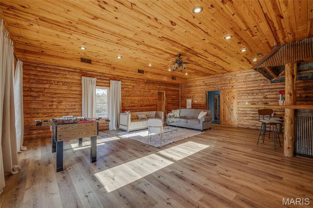 107 Wildhorse Road, Farmington, MO 63640