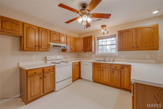 107 Wildhorse Road, Farmington, MO 63640