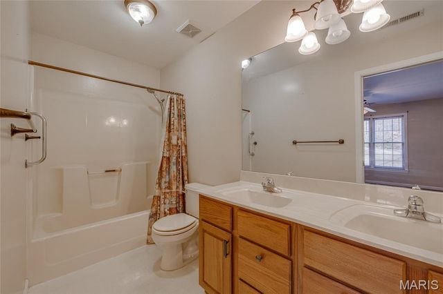 107 Wildhorse Road, Farmington, MO 63640