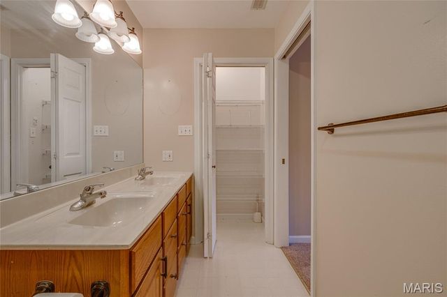 107 Wildhorse Road, Farmington, MO 63640