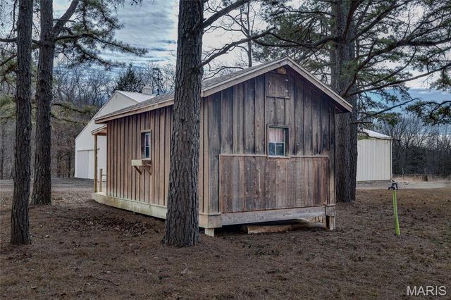 107 Wildhorse Road, Farmington, MO 63640