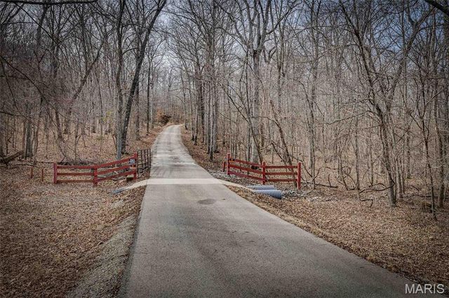 107 Wildhorse Road, Farmington, MO 63640