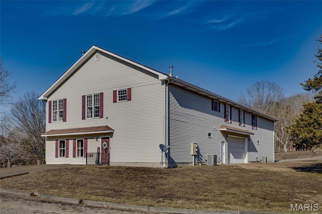 107 Wildhorse Road, Farmington, MO 63640