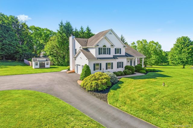 8 Twin Spring Lane, Florida, NY 10921