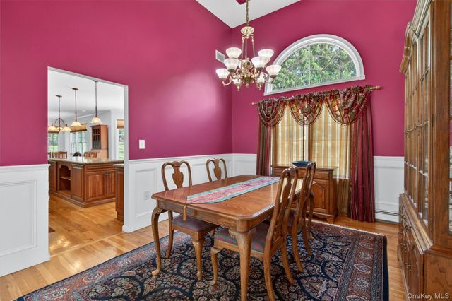 8 Twin Spring Lane, Florida, NY 10921