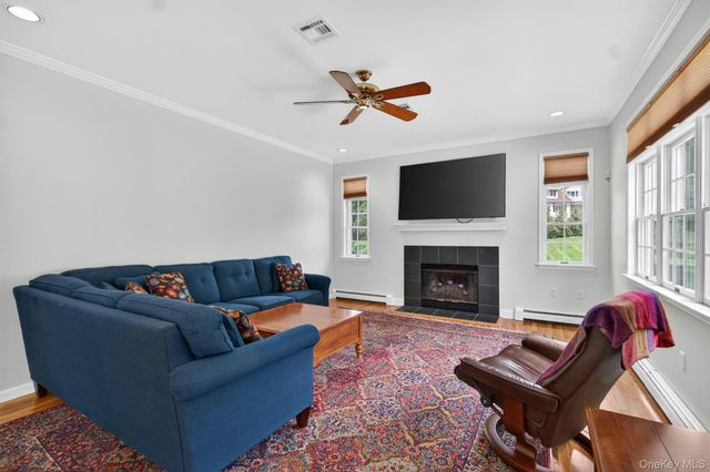8 Twin Spring Lane, Florida, NY 10921