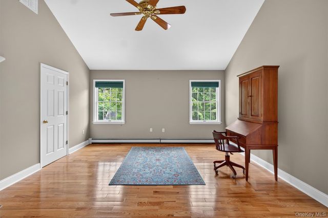 8 Twin Spring Lane, Florida, NY 10921