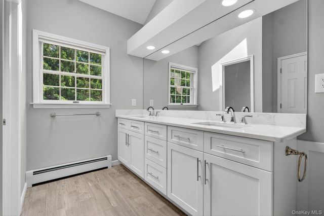 8 Twin Spring Lane, Florida, NY 10921