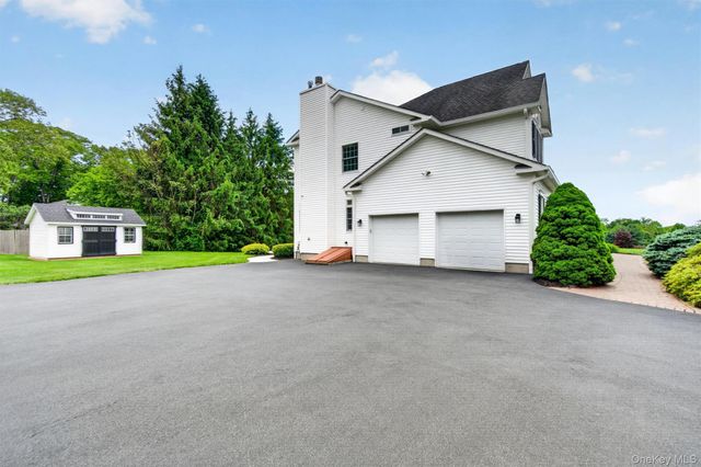 8 Twin Spring Lane, Florida, NY 10921
