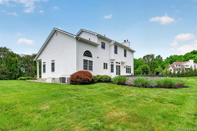 8 Twin Spring Lane, Florida, NY 10921