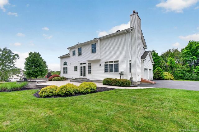 8 Twin Spring Lane, Florida, NY 10921
