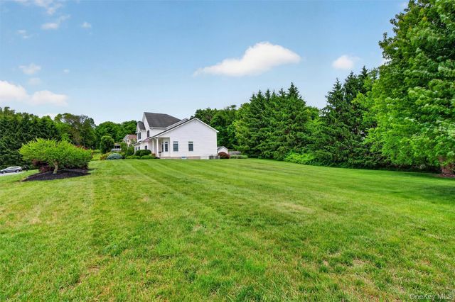 8 Twin Spring Lane, Florida, NY 10921