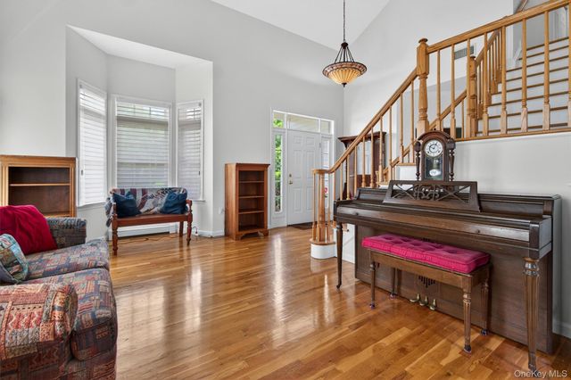 8 Twin Spring Lane, Florida, NY 10921