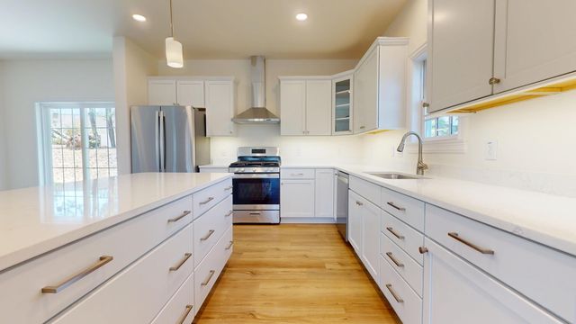 3 academy hill Lane, South Dennis, MA 02660