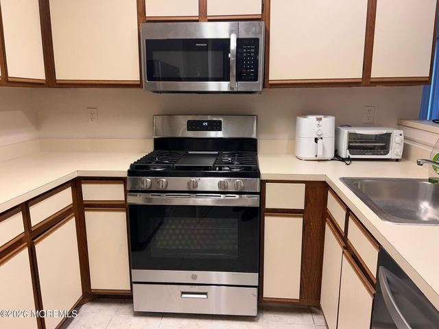 112 Northrup Drive 156, Brick, NJ 08724