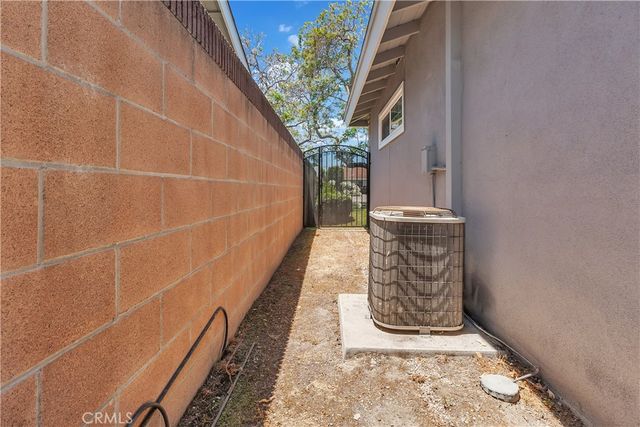 2874 N Heather Road, Long Beach, CA 90815