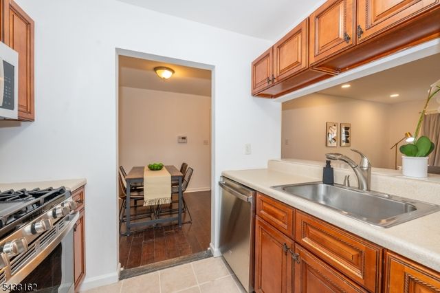 72 Cherry St, Jersey City, NJ 07305