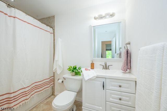 72 Cherry St, Jersey City, NJ 07305