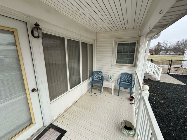 206 6th Avenue E, Andalusia, IL 61232