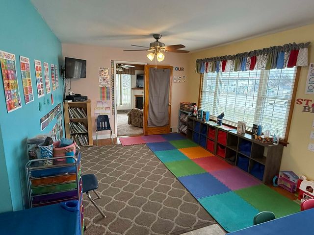 206 6th Avenue E, Andalusia, IL 61232