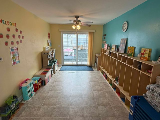 206 6th Avenue E, Andalusia, IL 61232