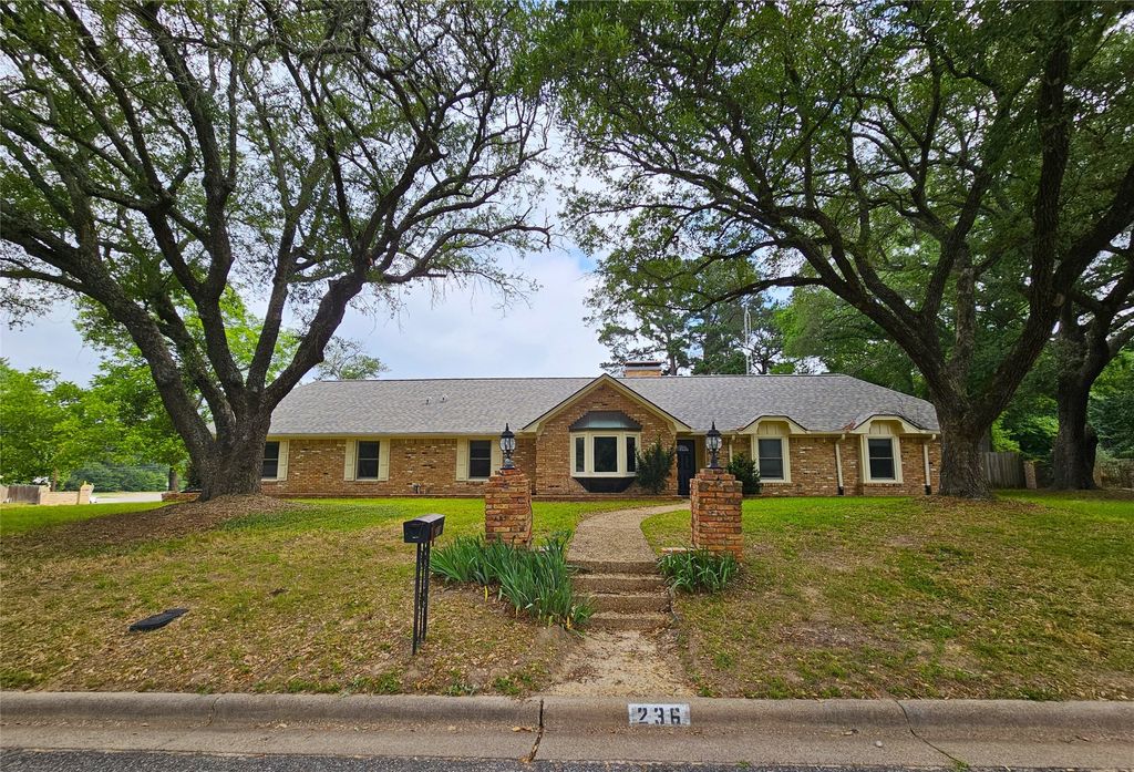236 La Jolla Drive, Athens, TX 75751