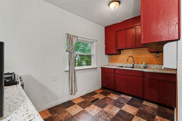 952 Calvary Avenue, Grand Rapids, MI 49504
