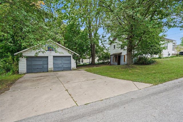 952 Calvary Avenue, Grand Rapids, MI 49504
