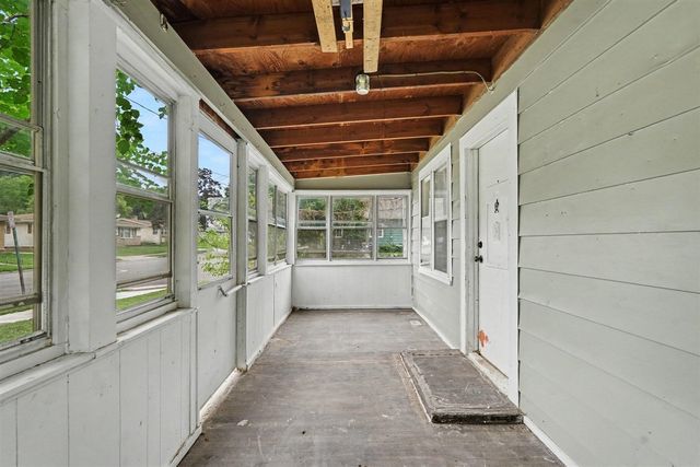 952 Calvary Avenue, Grand Rapids, MI 49504