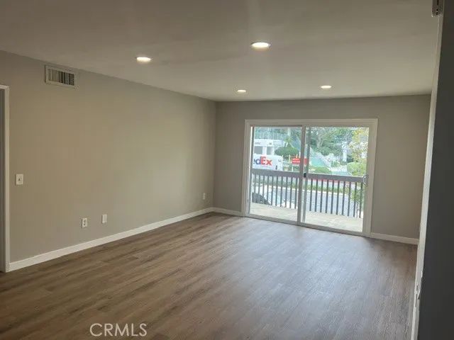 23515 Lyons, Valencia, CA 91355