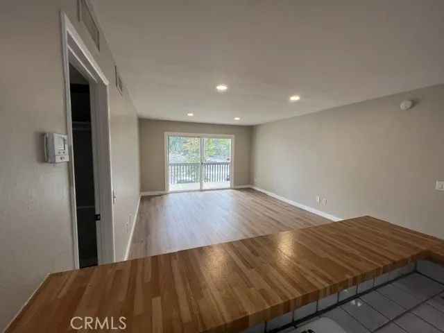 23515 Lyons, Valencia, CA 91355