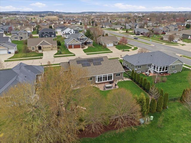 690 Prairie Grass Road, Oregon, WI 53575