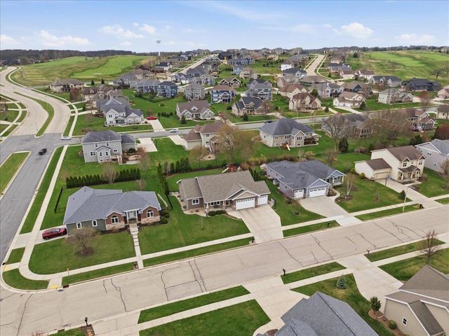 690 Prairie Grass Road, Oregon, WI 53575