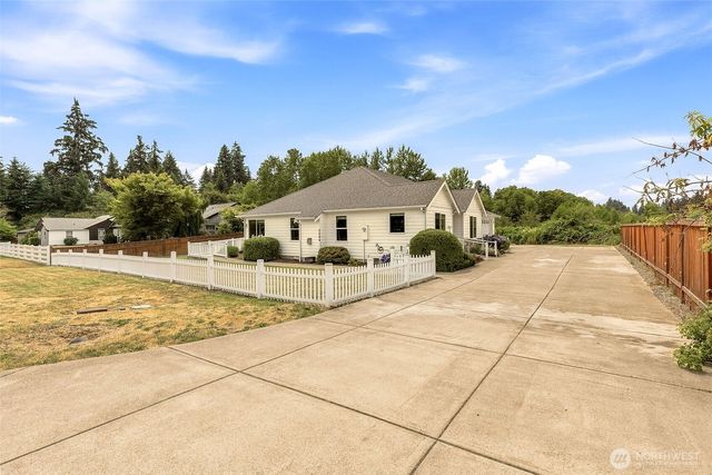 3204 20th Street SW, Puyallup, WA 98373