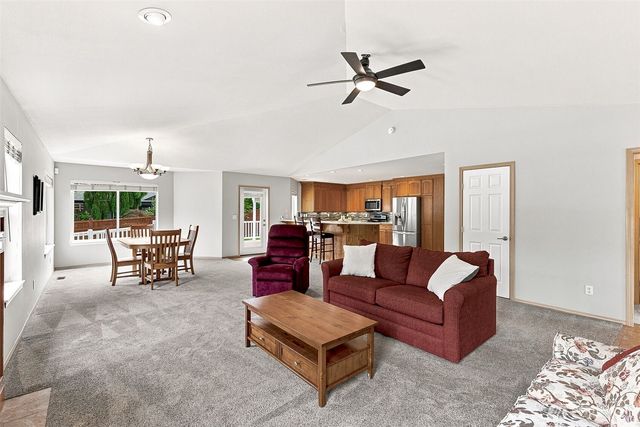 3204 20th Street SW, Puyallup, WA 98373