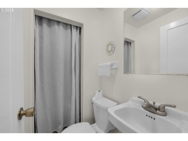 164 SUNSET Blvd, Cannon Beach, OR 97110