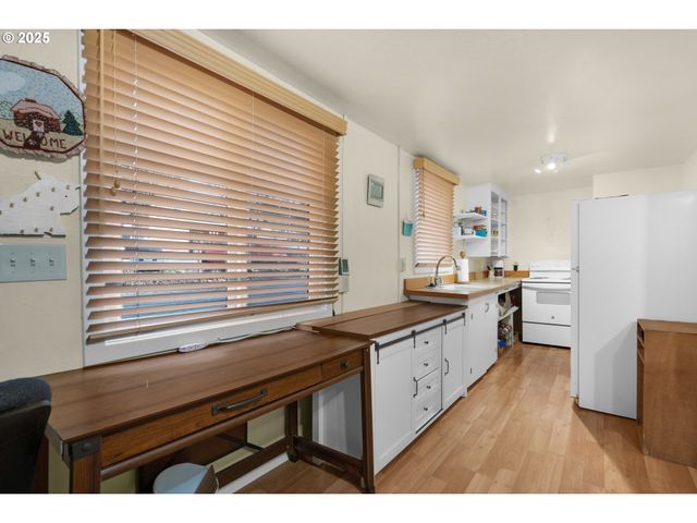 164 SUNSET Blvd, Cannon Beach, OR 97110