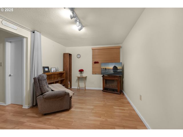 164 SUNSET Blvd, Cannon Beach, OR 97110