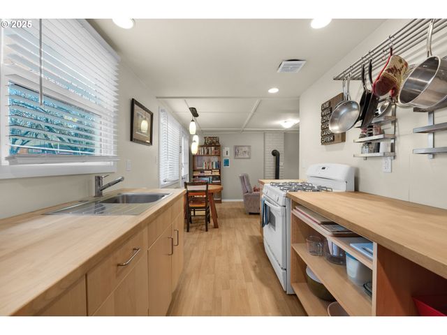 164 SUNSET Blvd, Cannon Beach, OR 97110