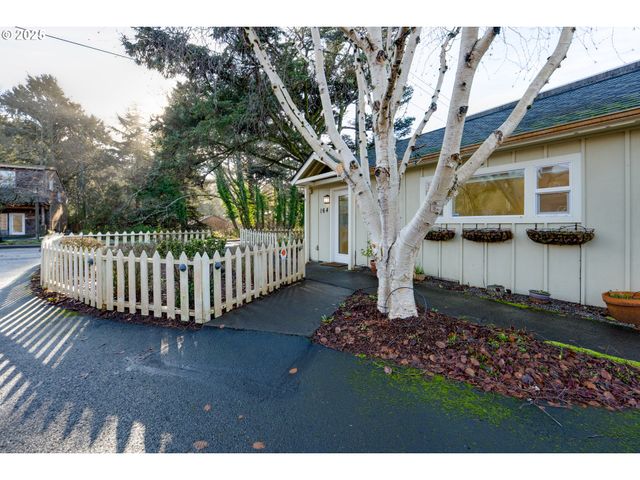 164 SUNSET Blvd, Cannon Beach, OR 97110