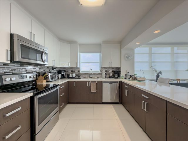 2750 NE 183rd Street 2108, Aventura, FL 33160