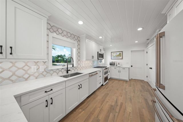 549 HALYARD LANE, Longboat Key, FL 34228
